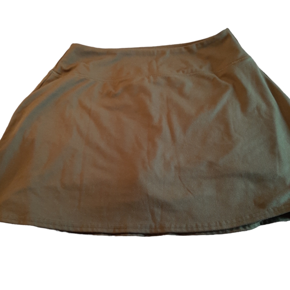 DSG High Rise Momentum Performance Skort Size Med